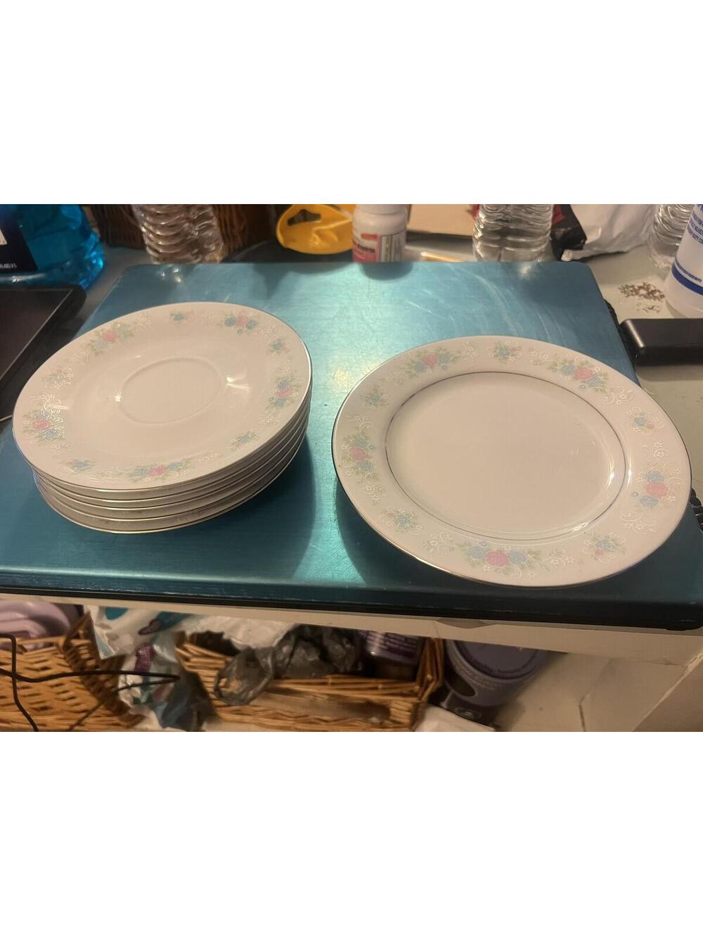 Set of 6 Vintage Floral Patterned Saucer Plates